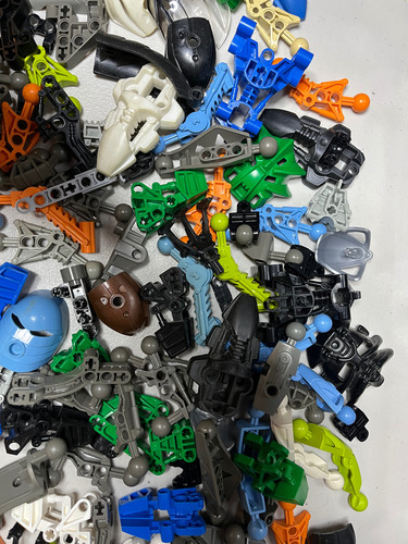 Lego Bionicle Piezas Sueltas 1 Boxor, Makuta, Toa, Rashki, Turaga Y Bohrok (Usado)