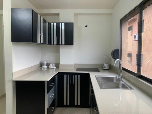 Imagen 2 de 11 de Se Vende Apartamento Semi Amoblado En La Machiri. Kr