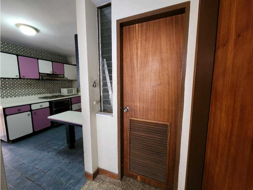 Se Vende Apartamento 210 M2 3h+serv/2.5b+serv/3pe Lomas De Bello Monte