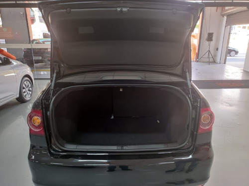Imagem 10 de 16 de Volkswagen Polo Sedan