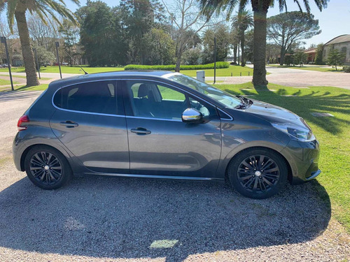 Peugeot 208 1.2 Turbo Frances