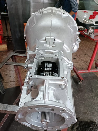 Caja De Velocidades Estándar Jepp 4×4 De 6vel Y Reversa (Usado)