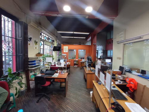 Imagen 7 de 17 de Local -excelente Local Comercial Esquina Con Gran Frente!. Acceso De Camiones Chicos.