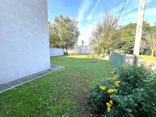 Impecable Casa Tipo Dúplex Sobre Esquina (barrio E. Echeverria)