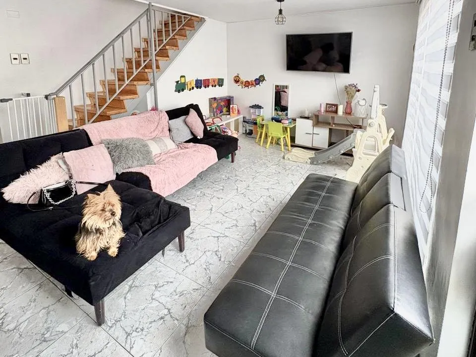 Imagen 2 de 19 de Venta De Casa En Pasaje Cerrado En Maipu