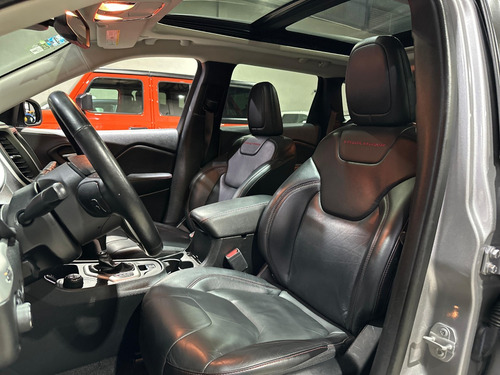 Jeep Cherokee 3.3l Trailhawk At