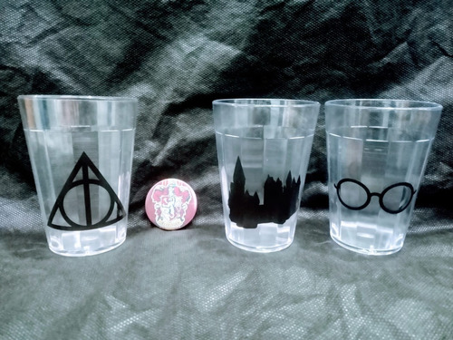 Imagem 1 de 8 de Kit 3 Copos Americanos Em Acrílico Harry Potter + Um Botton