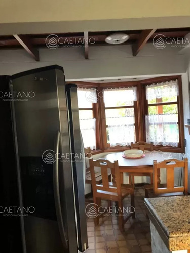 Hermosa Casa, Ubicada En Uno De Las Mejores Zonas Del Balneario!
