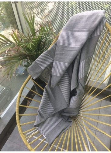 Manta Rectangular Gris Con Rayas Blancas 125x150 Cm