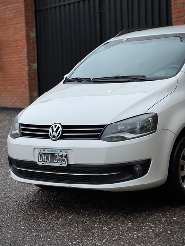Volkswagen Suran 1.6 Highline 101cv