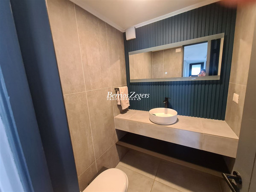 Departamento En Venta De 2 Dorm. 2 Baños , En Las Condes