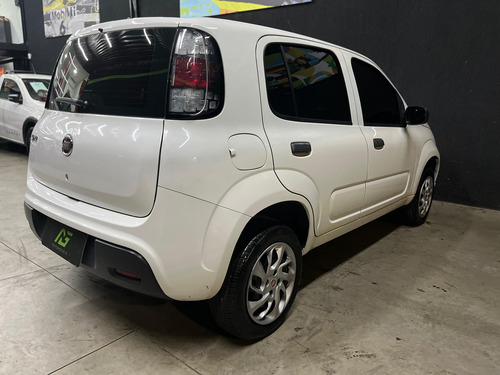 Fiat Uno Uno Attractive 1.0 8V (Flex) 4p
