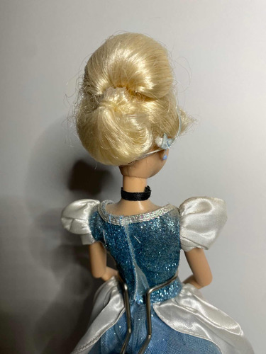 Muñeca Disney Store Cenicienta Brillantina Vestido Azul (Usado)