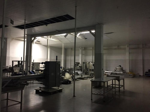 Oportunidade Para Investidores Ótimo Galpão C/ Renda Tendo 800m² - Ga0020