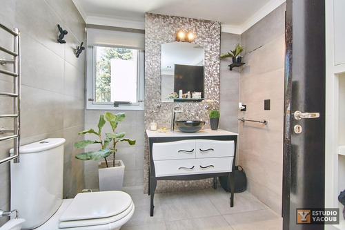 Imagen 19 de 30 de Casa En Venta - 2 Dormitorios 3 Baños - Cochera - 230mts2 - City Bell, La Plata