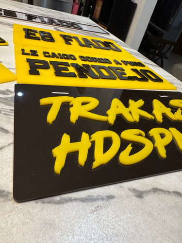 Placas Para Auto Personalizadas Elaboradas En Acrílico Personalizado