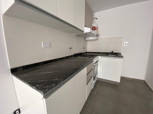 Imagen 4 de 8 de Monoambiente Con Patio - Echesortu