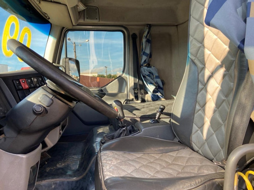 Imagem 8 de 8 de Volvo/vm 260 6x2r