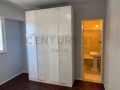 Imagen 3 de 10 de Venta Departamento 2 Ambientes Luminoso Buena Ubicacion Apto Profesional
