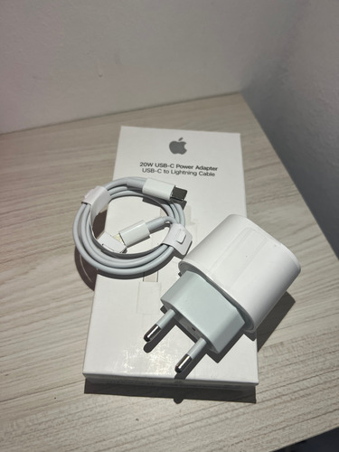 Iphone 13 128gb + Airpods 2da Gen + Cargador Apple Original Azul Oscuro (Usado)