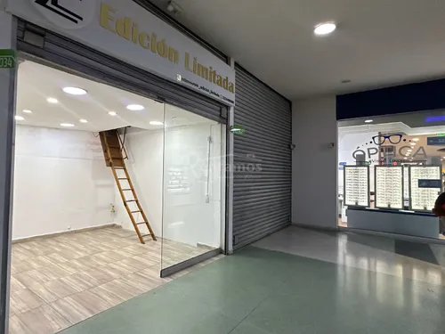 Local En Arriendo En Centro. Cod A776042