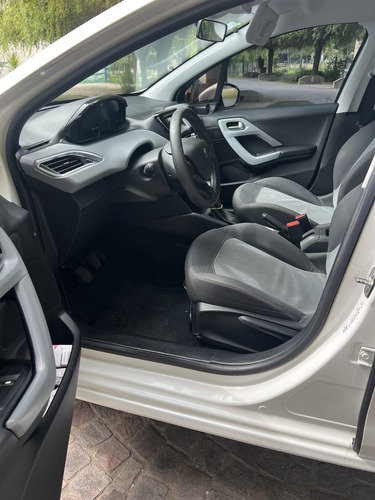 Peugeot 208 1.5 Active