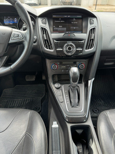 Ford Focus III 2.0 Sedan Titanium At6