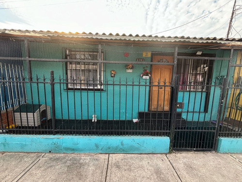 Casa En Venta En Comuna De Lo Espejo