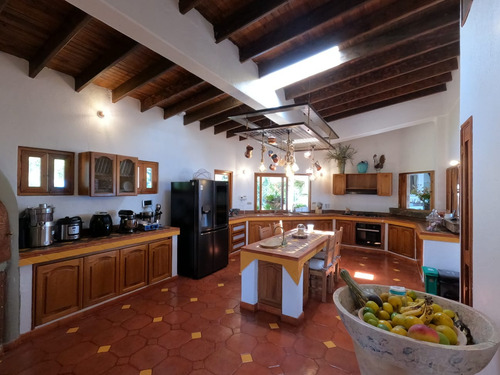 Se Vende Exclusiva Casa Campestre En El Alto Del Escobero Envigado!