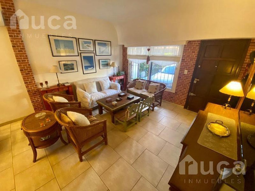 Encantador Dúplex De 3 Dormitorios Jardín Y Quincho Como A Estrenar!! - Olivos