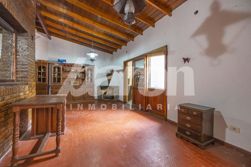 Casa En Venta En Banfield
