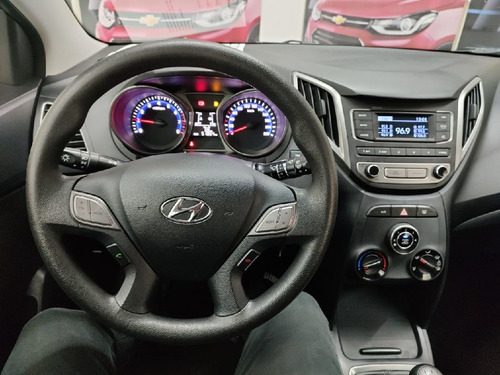 Imagem 12 de 14 de Hyundai Hb20 1.0 Comfort Plus 12v Flex 4p Manual
