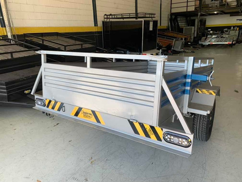 Carretinha Fazendinha 2.50 X 1.25 X 0.40 Com Bau - Cap 700kg