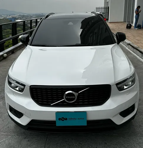 Volvo XC40 2.0 T4 R-Desing