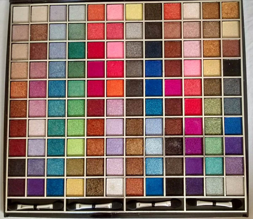 Paleta De Sombras 3d Com 120 Cores Macrilan Cr9215