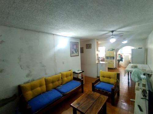 Menca De Leoni Vendo Apartamento 25-6886 G.s.