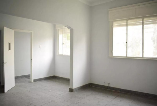 Casa Venta 3 Dormitorios , 2 Baños Y 127 Mts 2- La Plata