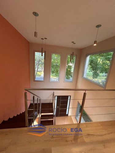 Casa En Venta En Barrio Santa Ana Moreno