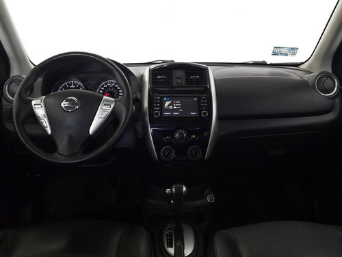 Imagen 9 de 15 de Nissan Versa Exclusive 2018 Blanco