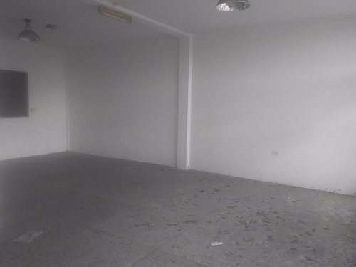 Imagen 4 de 9 de Alquiler Local Comercial En Av Bolivar Oeste