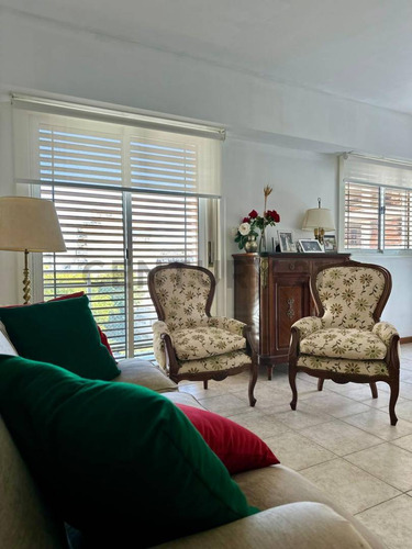 Departamento En Venta De 2 Dormitorios, La Plata
