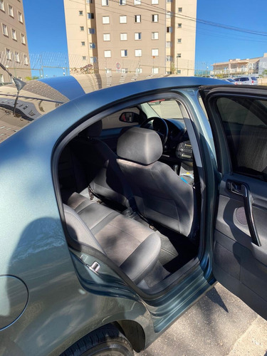 Volkswagen Polo Sedan 2011 1.6 Vht Comfortline Total Flex 4p