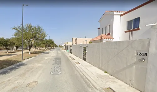 Remato Casa En: Calz. San Pedro 1205, Portal Del Norte, 65780 Portal Del Nte., N.l.!!! 204