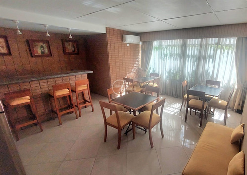 Departamento En Venta De 2 Dorm. En Las Condes