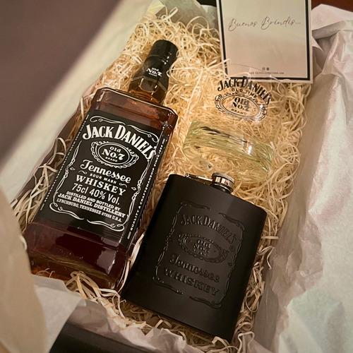 Regalo Whisky Jack Daniels No.7 Tennessee 750ml + Accesorios