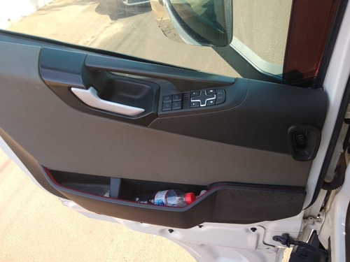 Imagem 13 de 15 de Volvo 540 6x4 2019 Bug Leve Globetrotter Revisado R$ 600.000