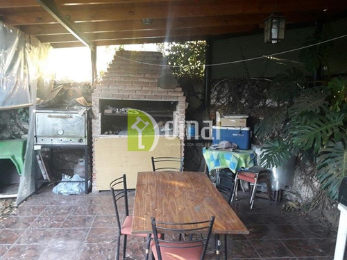 Imagen 12 de 16 de Casa 5 Ambientes Con Parque Y Entrada Para Auto