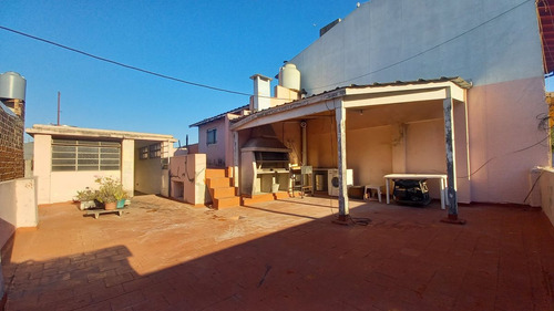 Venta Casa 6 Ambientes Excelente Ubicacion