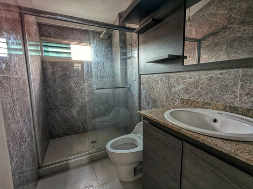 Town House En El Bosque, Res. Trapiche A, 80% Remodelado (m.s)