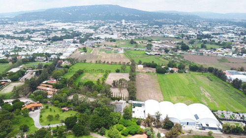 Terreno Con Construcción En Venta En El Sur